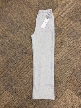 ALO Yoga Gray Uncuffed Pants